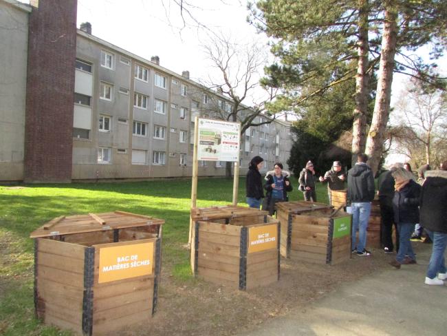 Visite de terrain d'un site de compostage partagé