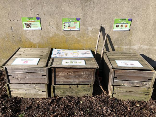 Les 3 bacs de compostage du site de compostage partagé