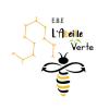 L'abeille verte avec les ailes du recyclage. 